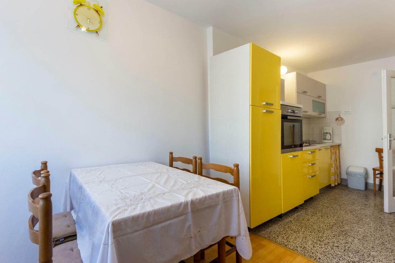 Apartment Anna With Free Private Parking Pula Exterior foto